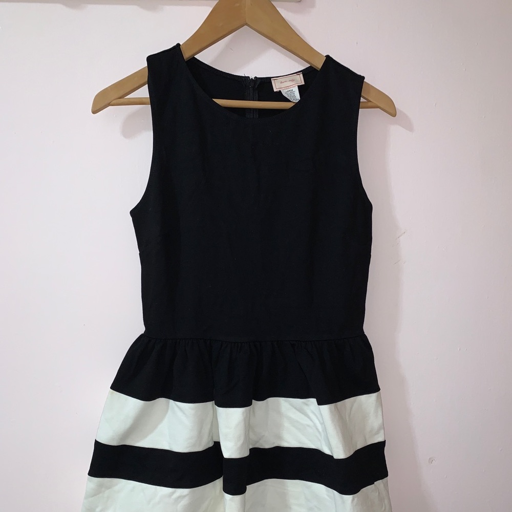 Macy’s black and white dress